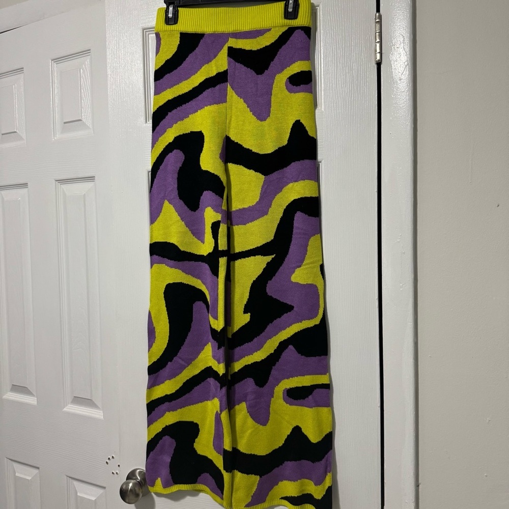 Runway 7 Purple and Yellow‎ Patterned Pants